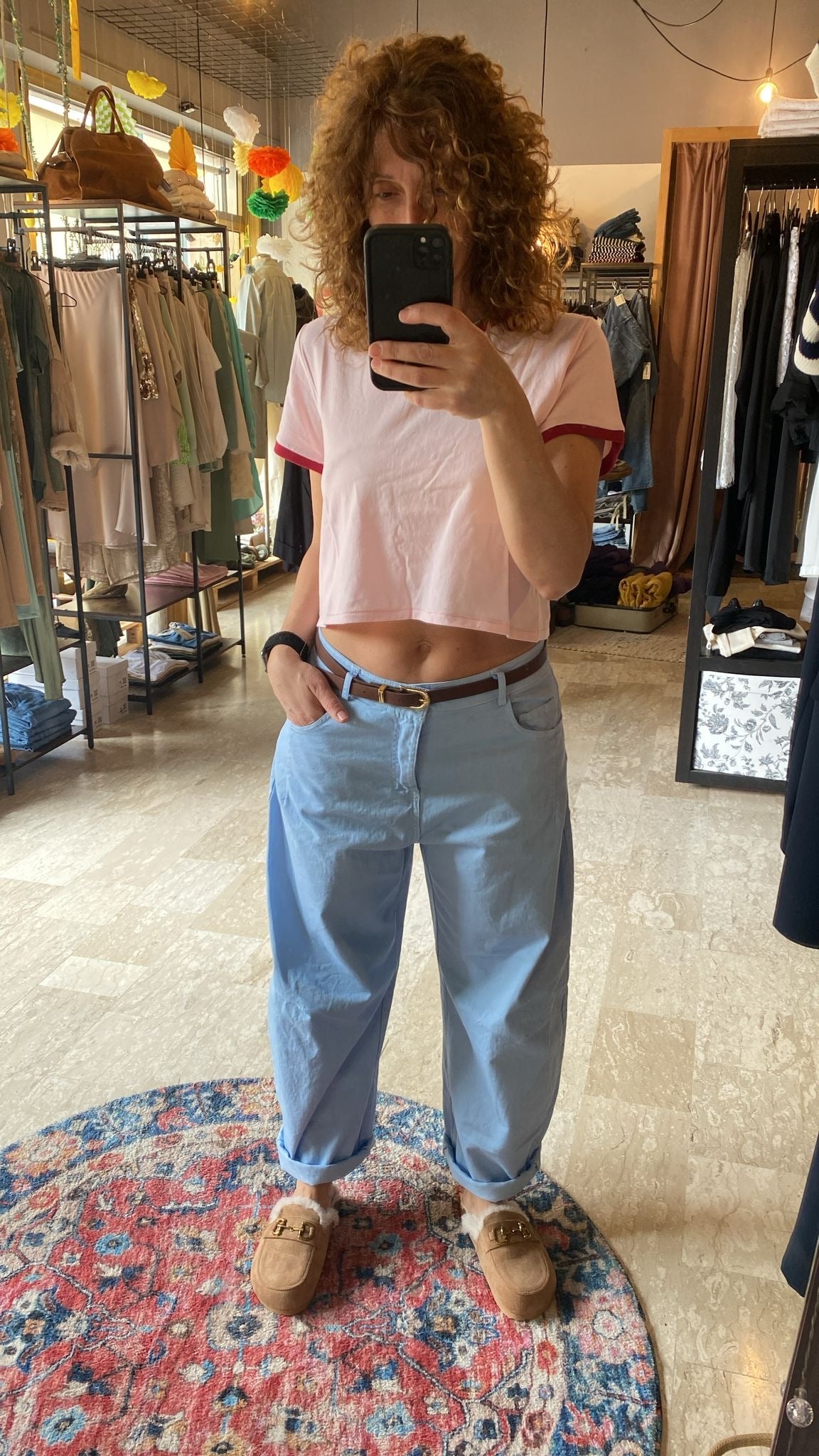 T-shirt con profili a contrasto