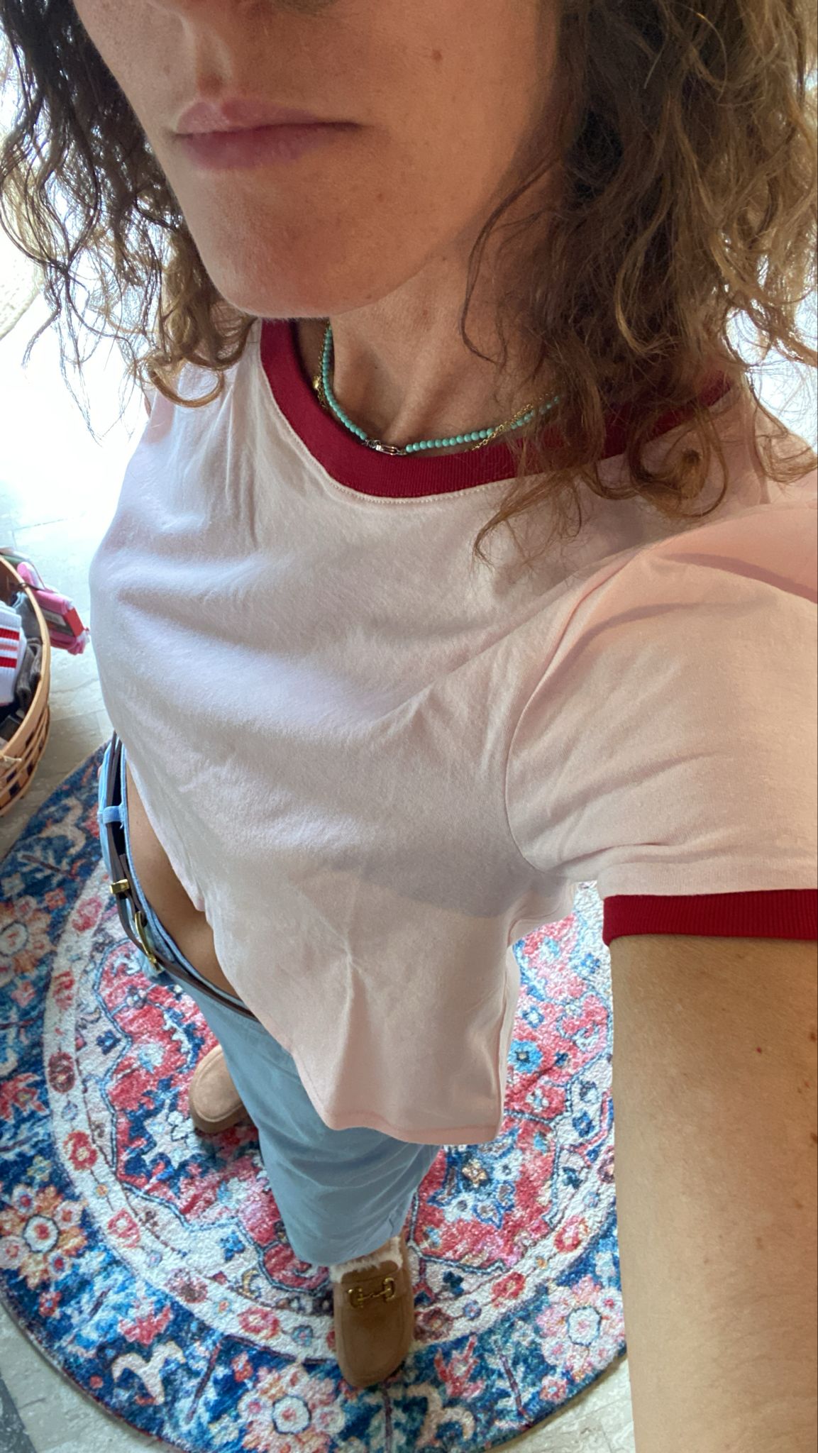 T-shirt con profili a contrasto