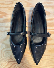 Ballerine a punta con borchie