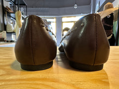 Ballerine a punta con borchie laterali