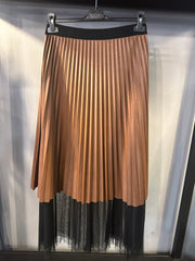 Gonna Semipelle a Pieghe con Tulle sul Fondo