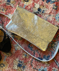 Busta con patta in pelle